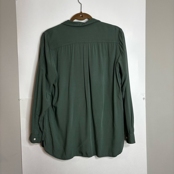 5/$25Old Navy Women’s Large Dark Green Button-Up Shirt Long Sleeve Collar Office - Picture 8 of 8